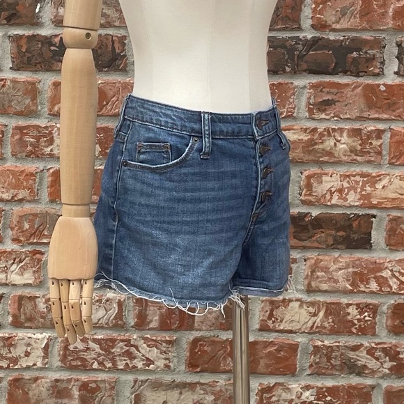 Universal Thread distressed blue jean shorts / size 2/26 / Excellent condition - Picture 7 of 16